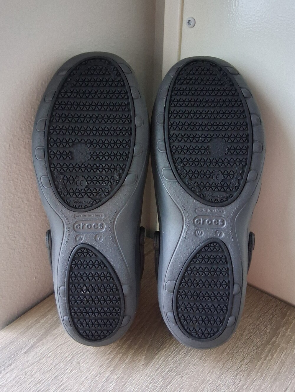 CROCS Mercy Slip-Resistant Work Clogs - Picture 14 of 15